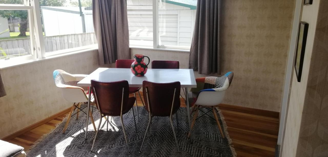 Super Central Cosy Greytown House With Garage Ngoại thất bức ảnh