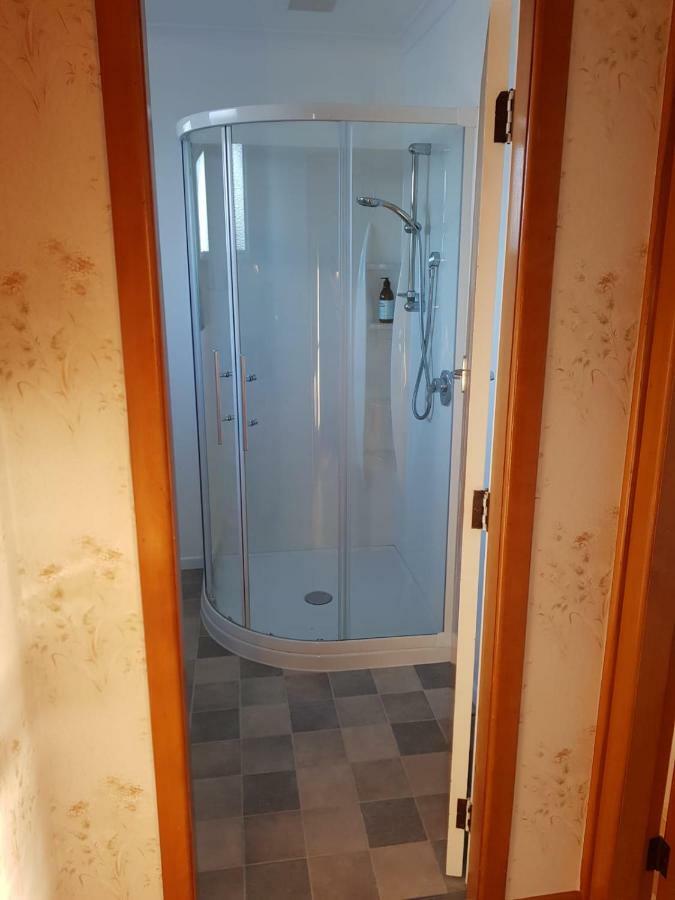 Super Central Cosy Greytown House With Garage Ngoại thất bức ảnh